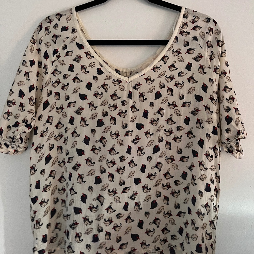 Light Weight Bird Patterned blouse with scoop neckline